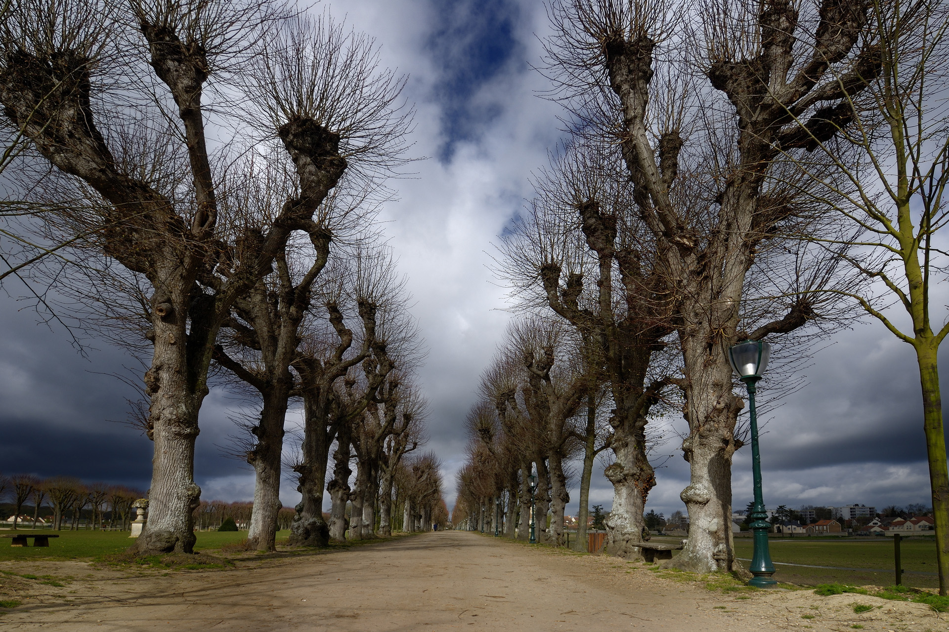 Allee du chateau