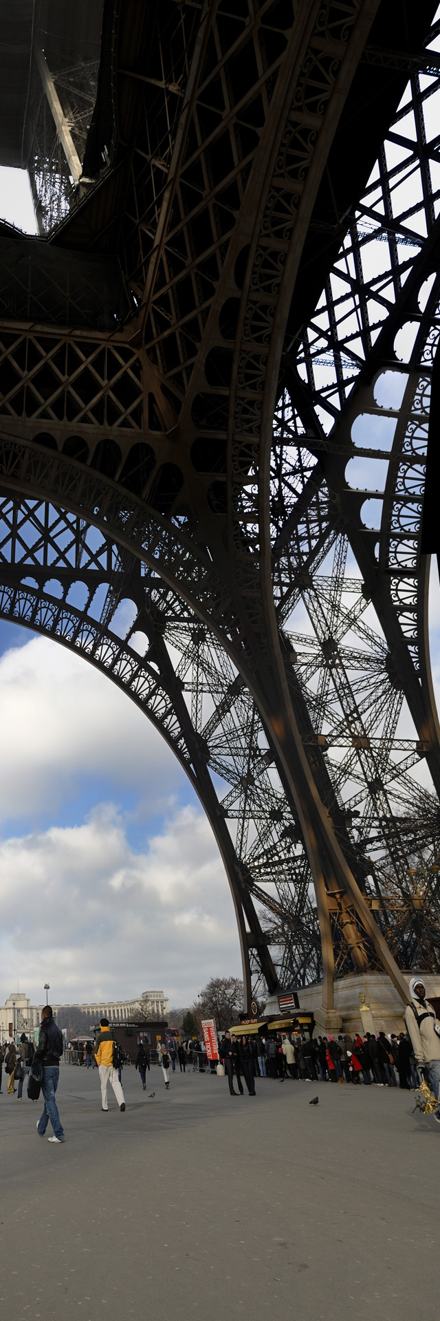 PiedTourEiffel