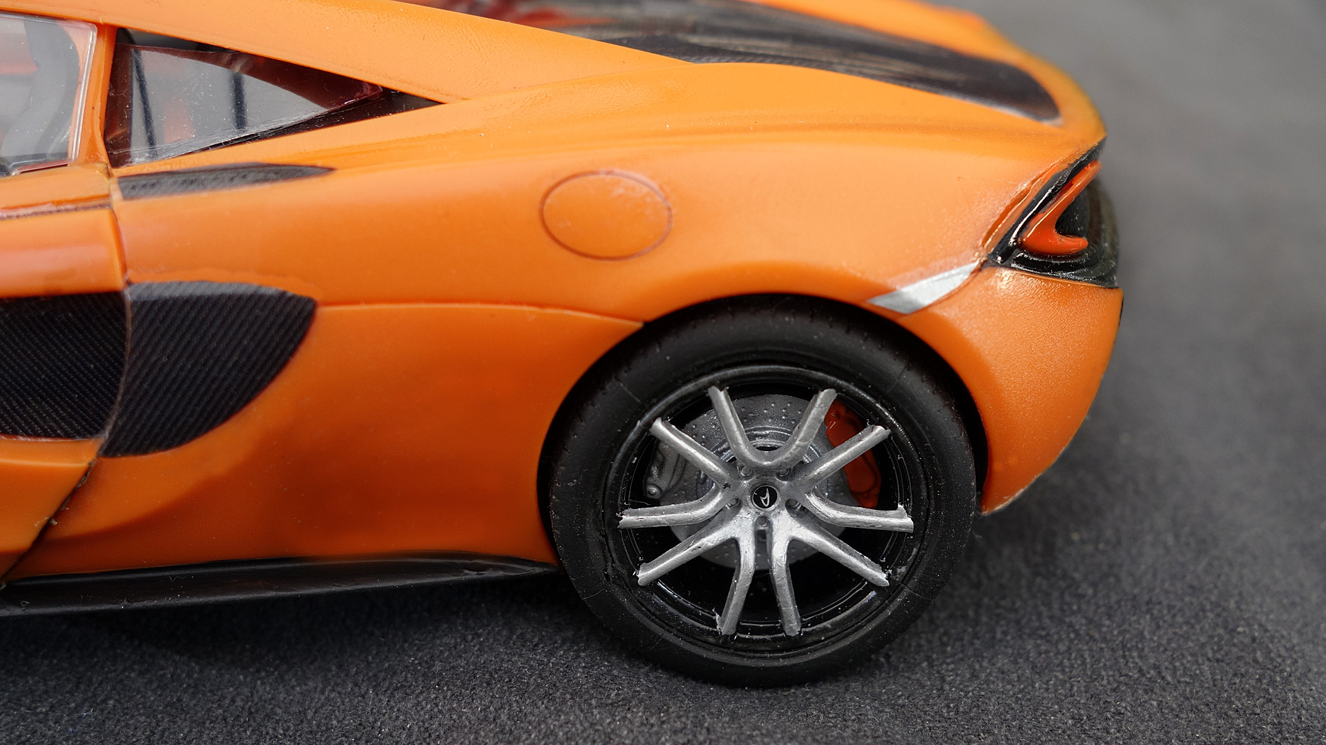 McLaren 570S-05